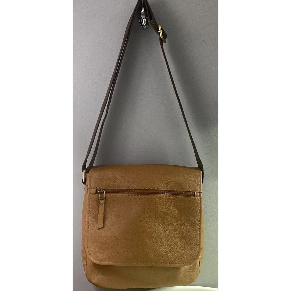 Fossil Saddle Leather Duffle Bag Brown Purse Messenger Weekend Bag EUC 11x10x2.5
